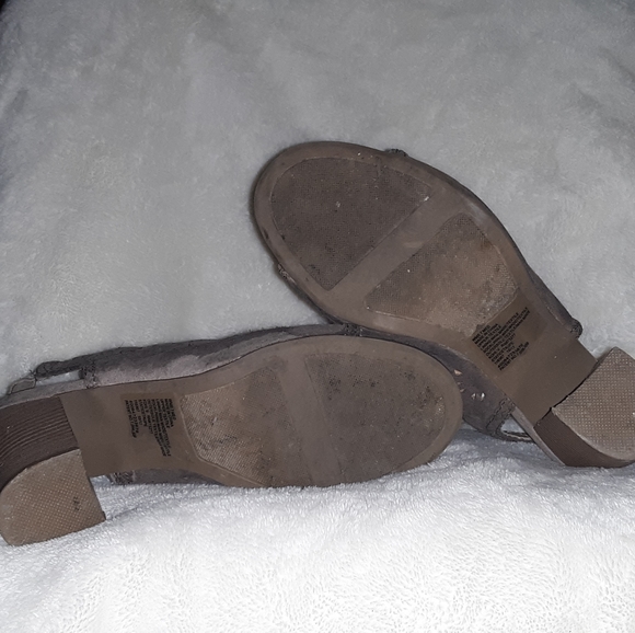 Beautiful Lauren Conrad heels - Picture 4 of 6